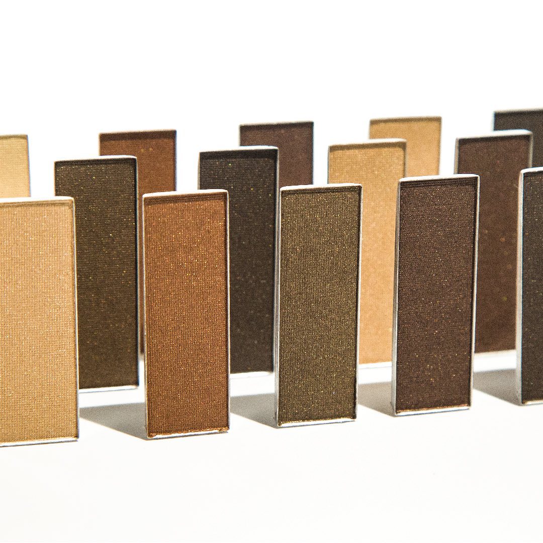 COLOR WOW Root Cover Up Colors