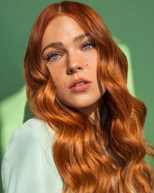 Load image 1 in gallery view. DESIGN.ME Gloss.me Hair Serum model