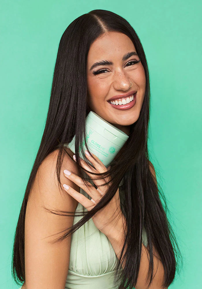 DESIGN.ME Gloss.me Hydrating Mask model