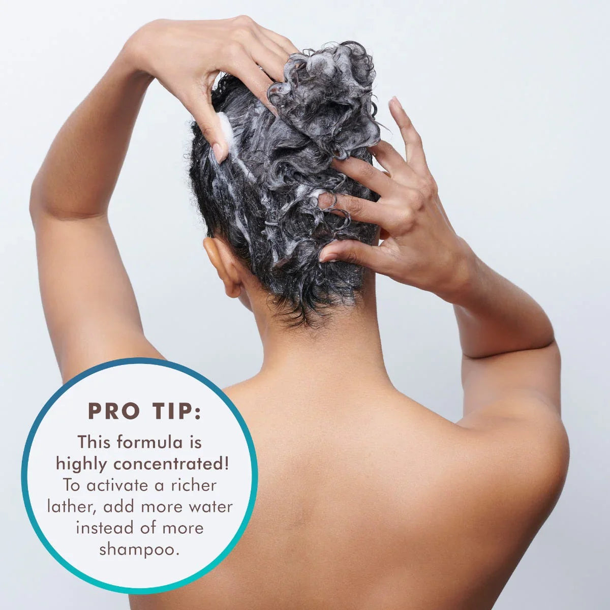 MOROCCANOIL Extra Volume Shampoo Model pro tip